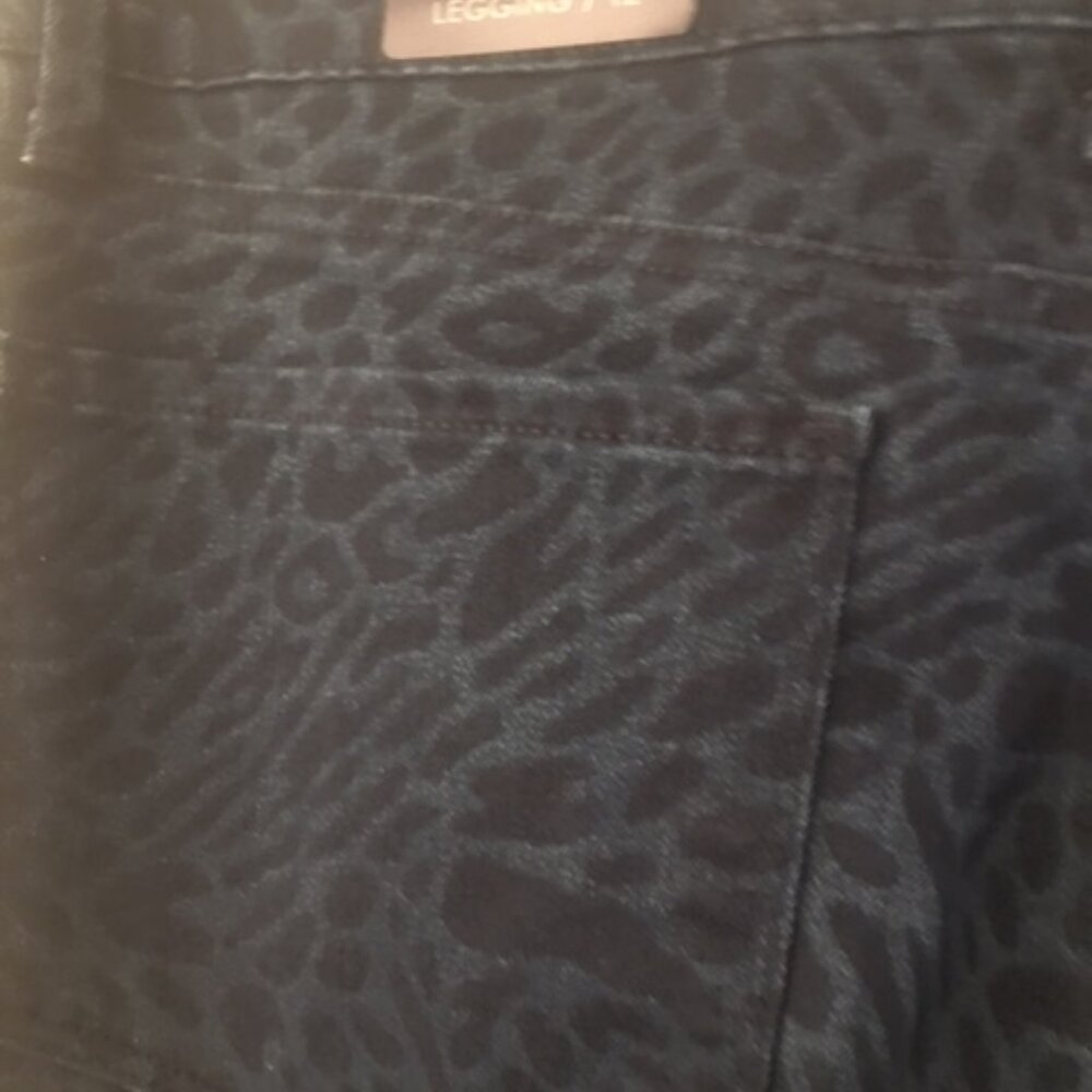 New NYDJ Blue & Black Animal Print Leggings